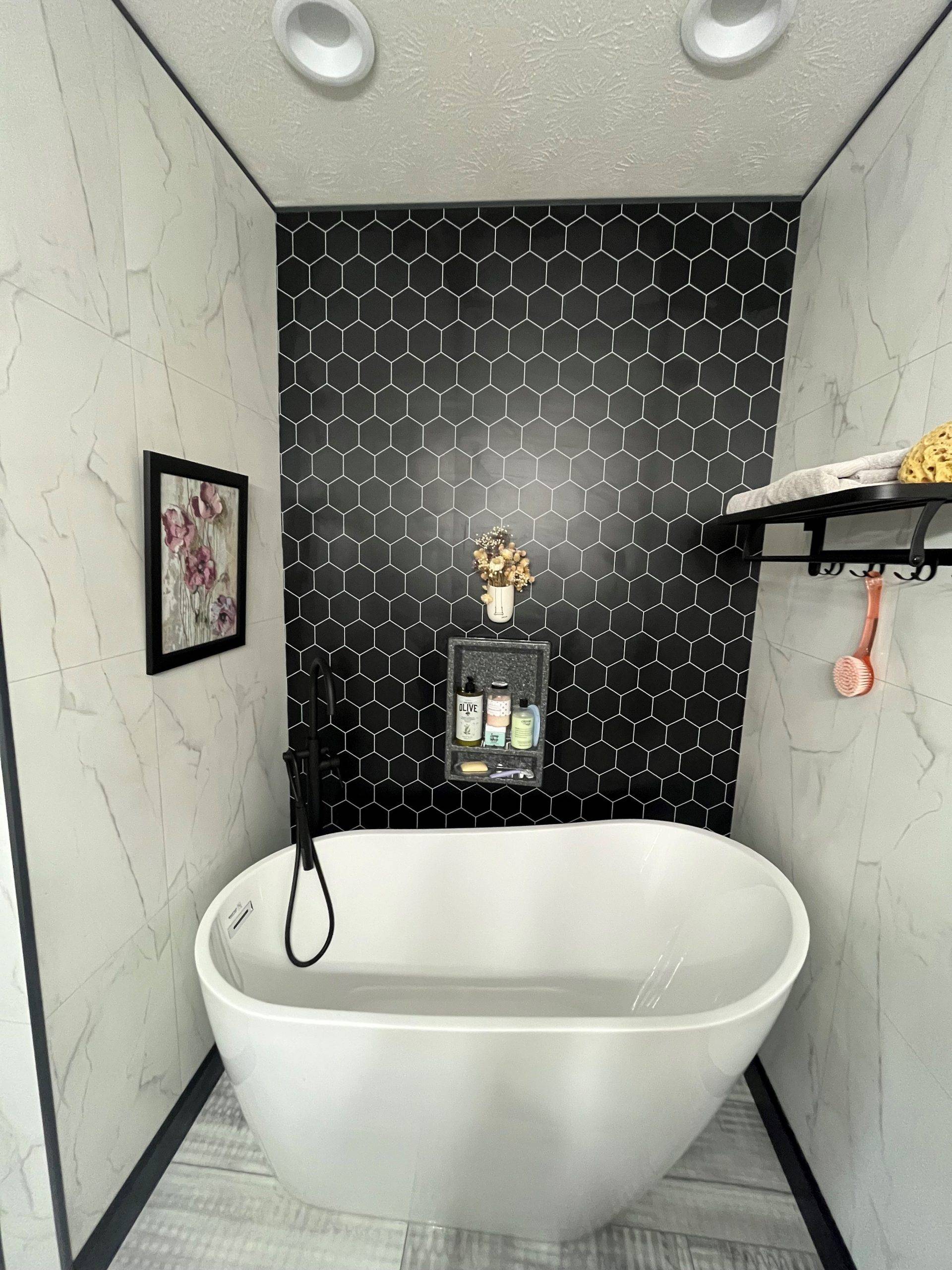 Bianco Marble Black Hexagon