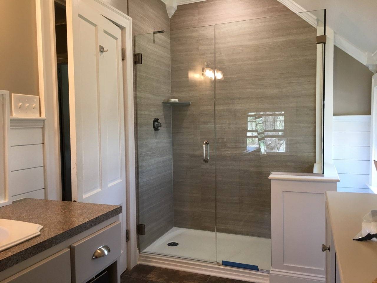 Transitionalist Gray Oak Shower